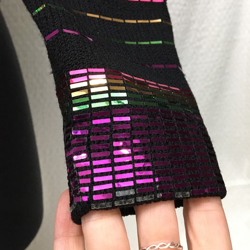 St. John Evening Crop Top Rainbow Flat Sequins Sz… - image 6